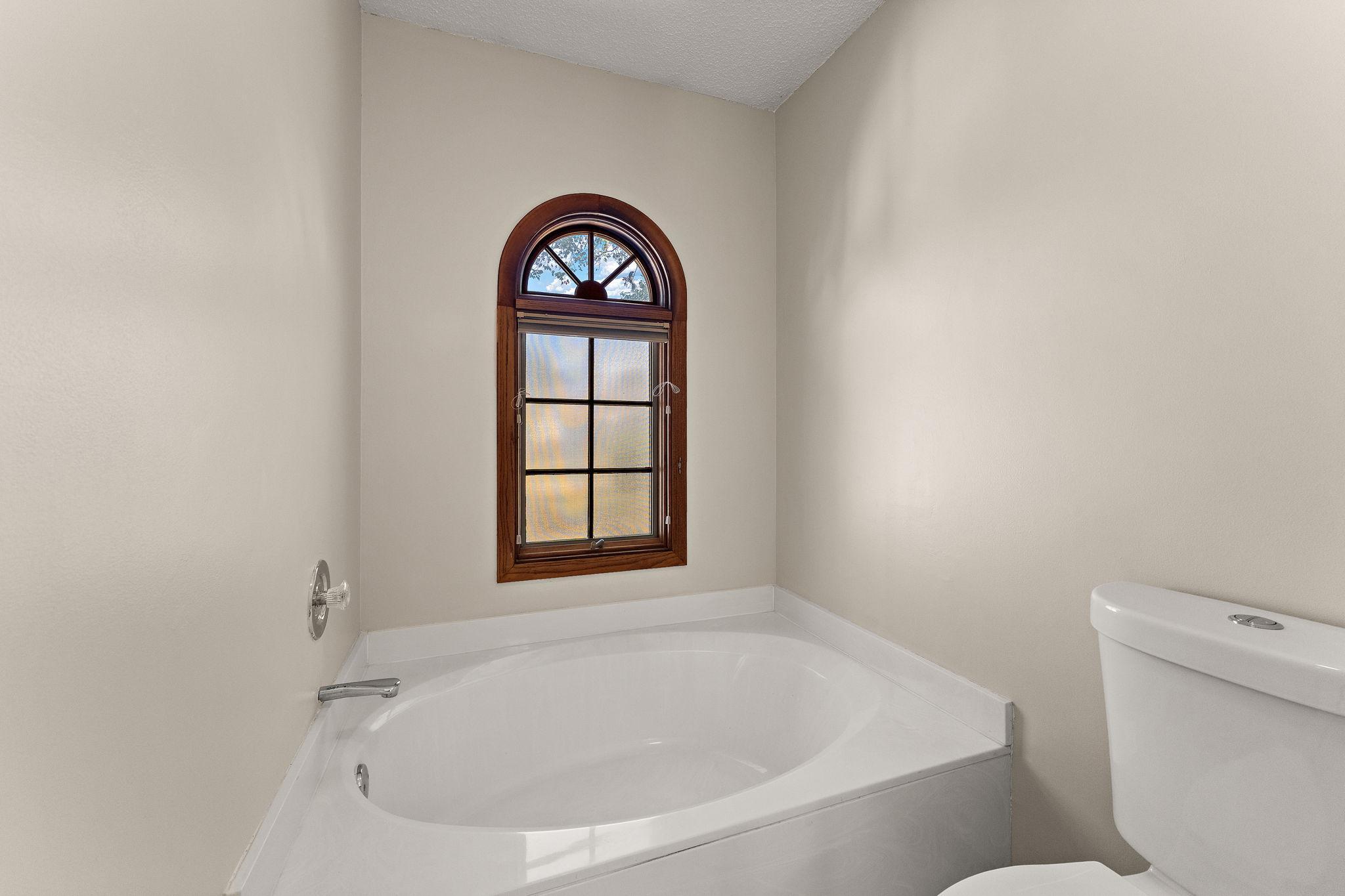 978 Winterberry Drive Property Photo 25