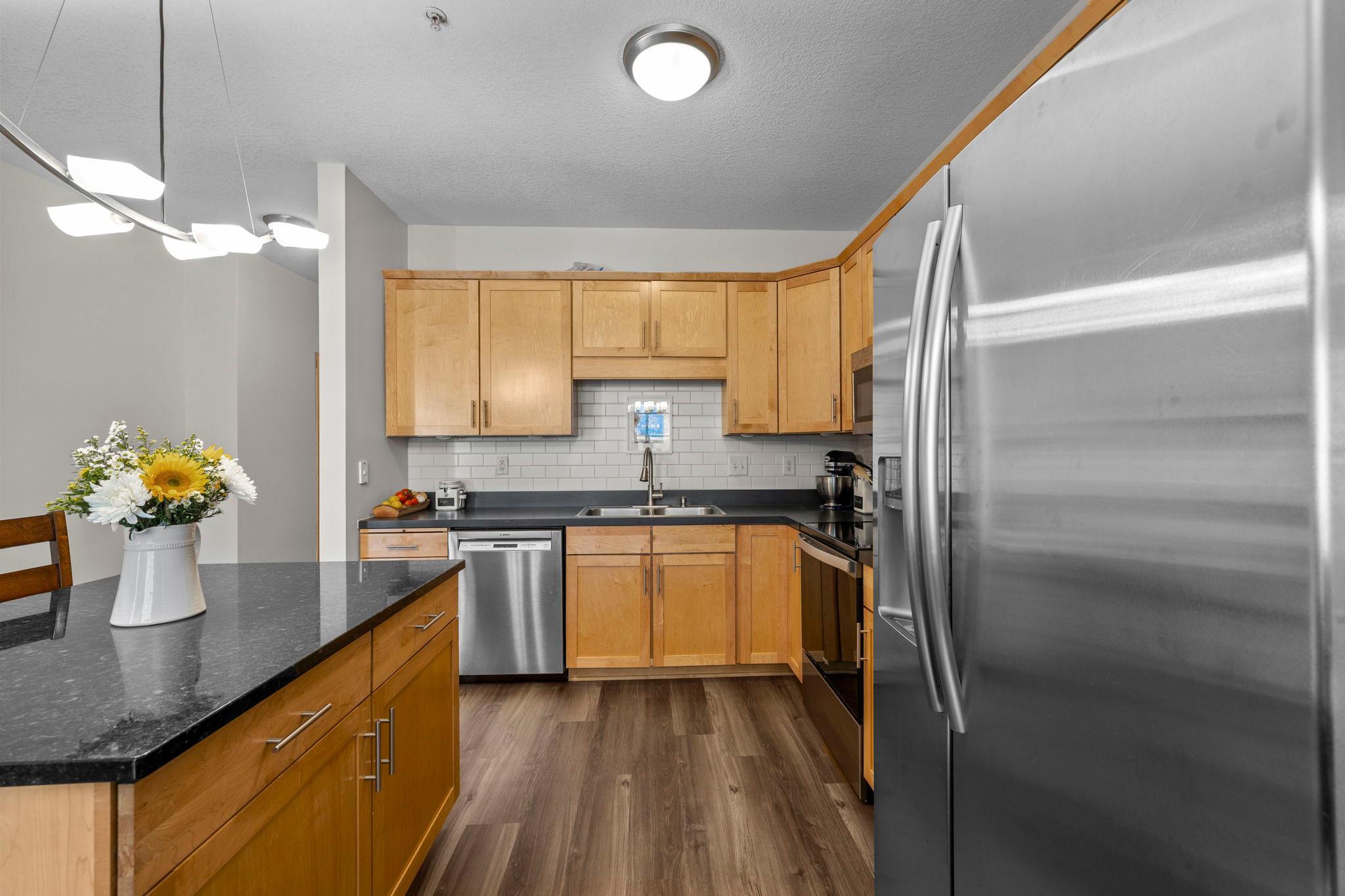 301 Oak Grove Street 308 Property Photo 17