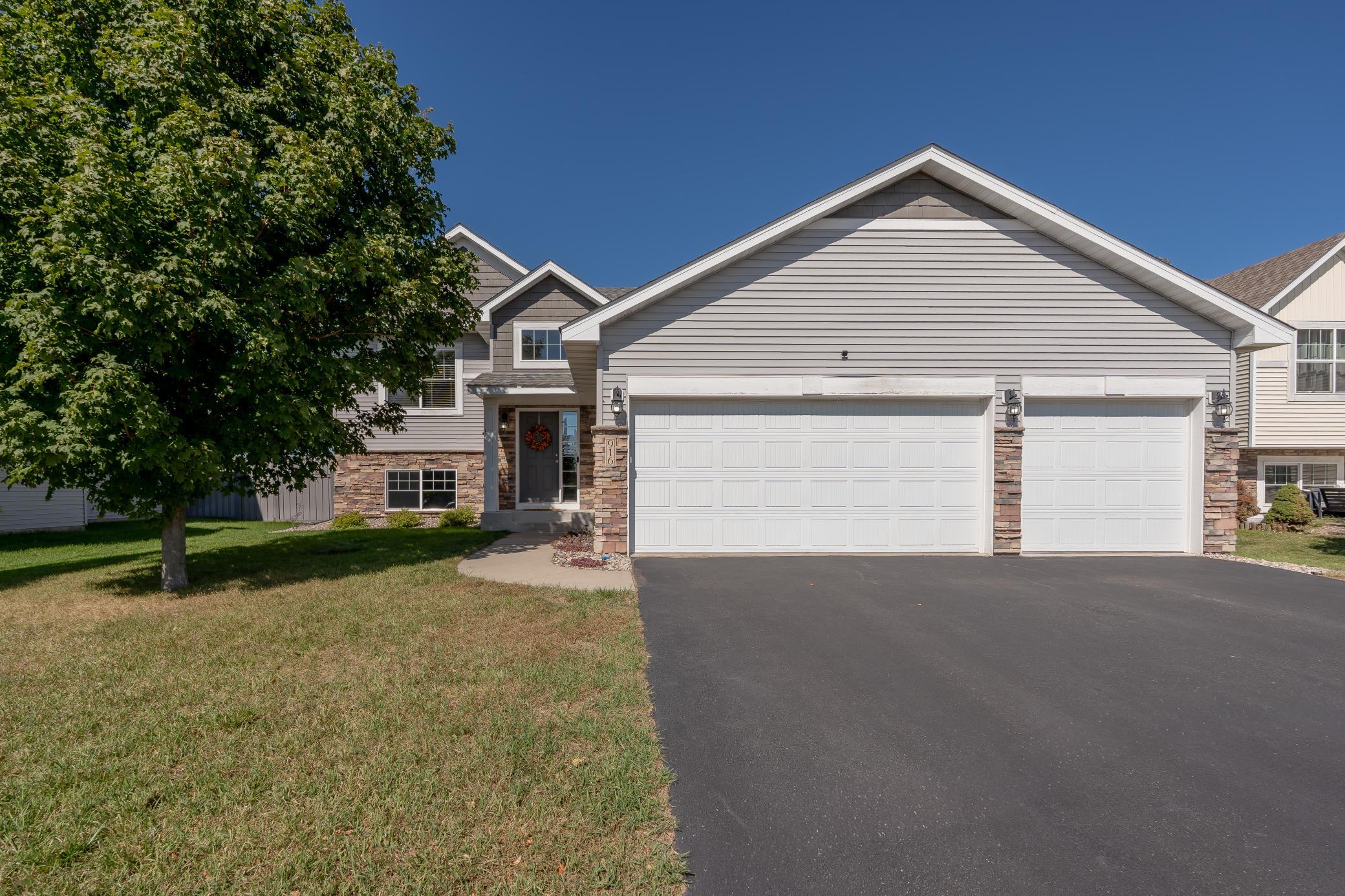 916 Forest Edge Drive Property Photo 1