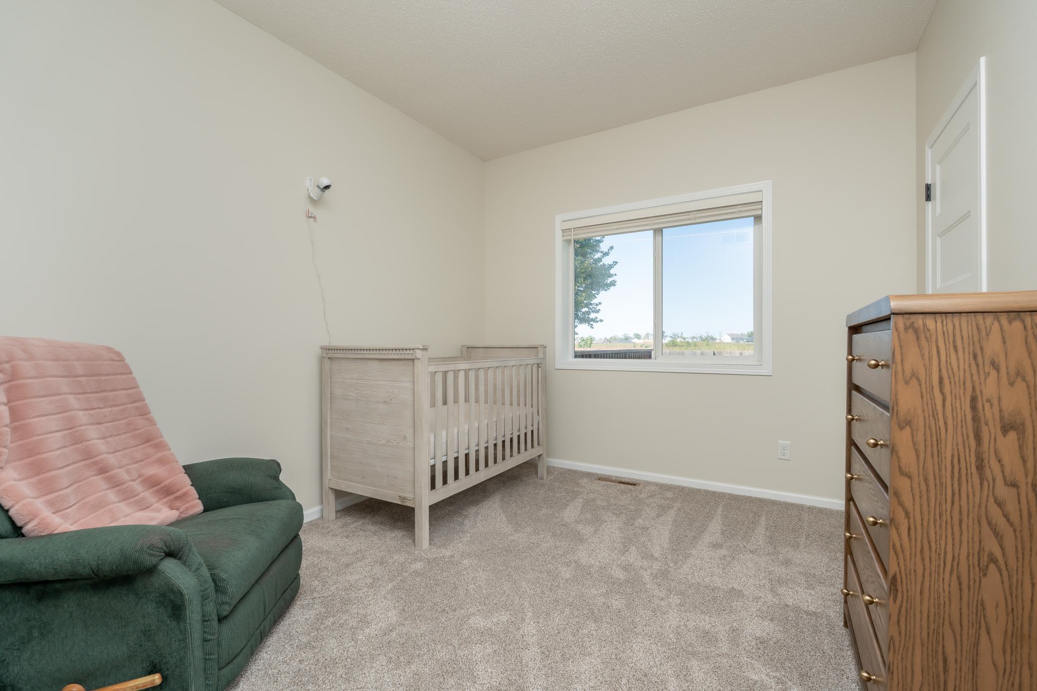 916 Forest Edge Drive Property Photo 18