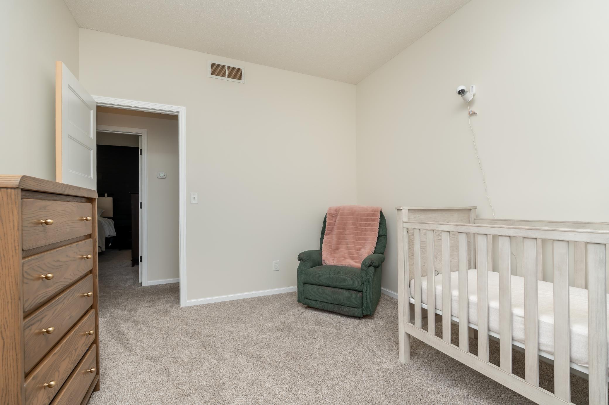 916 Forest Edge Drive Property Photo 19