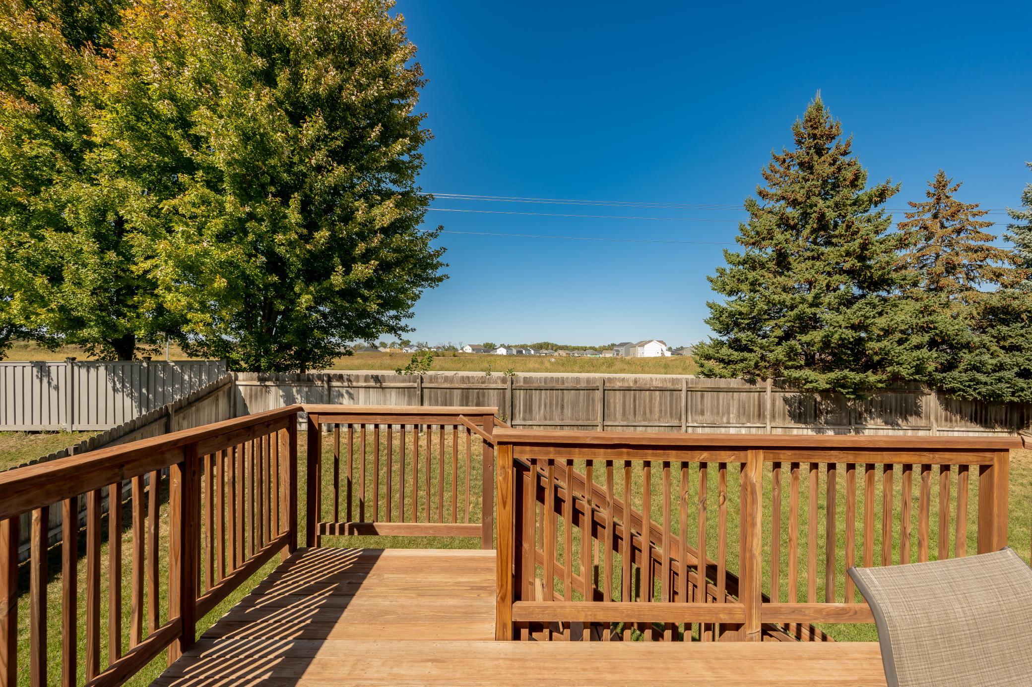 916 Forest Edge Drive Property Photo 30