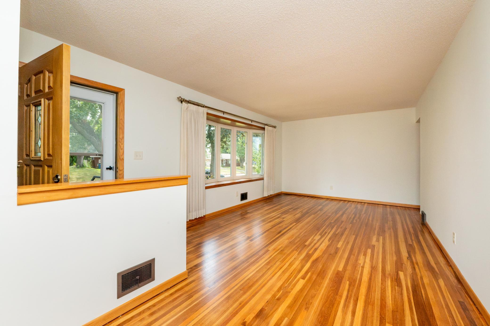 671 58th Avenue Ne Property Photo 6