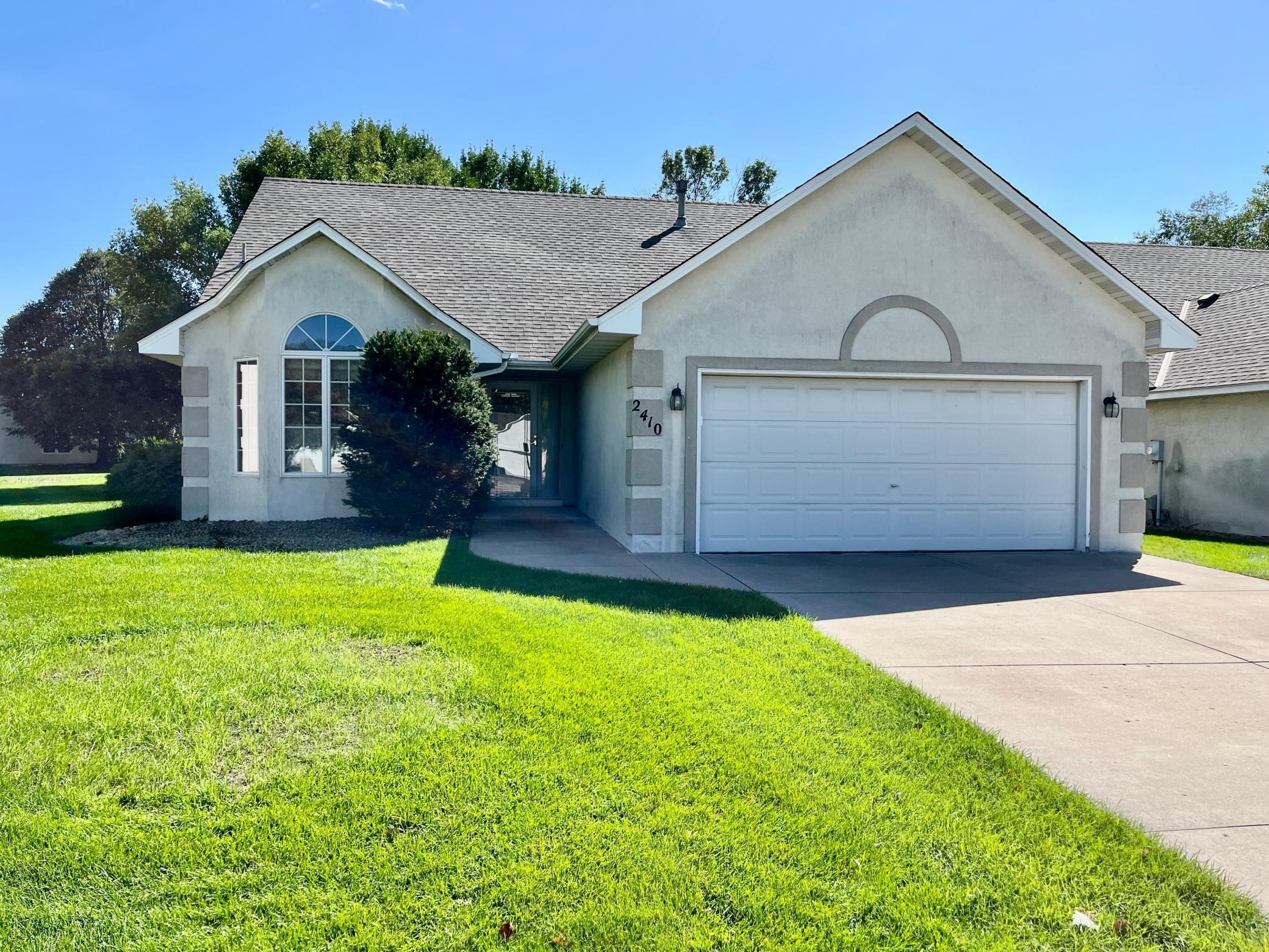 2410 Wight Bay Property Photo 1