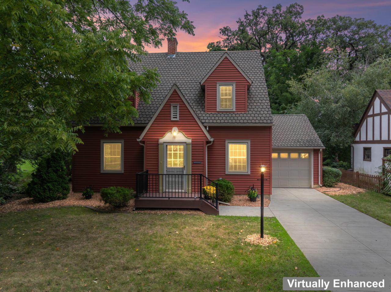 910 10th Street NW Property Photo 1