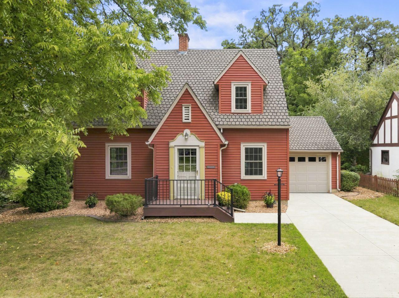 910 10th Street Nw Property Photo 3