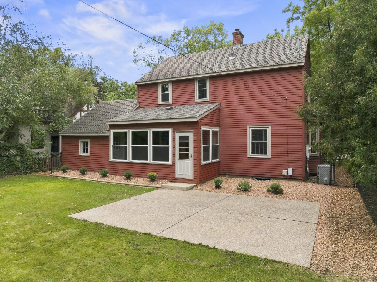 910 10th Street Nw Property Photo 7