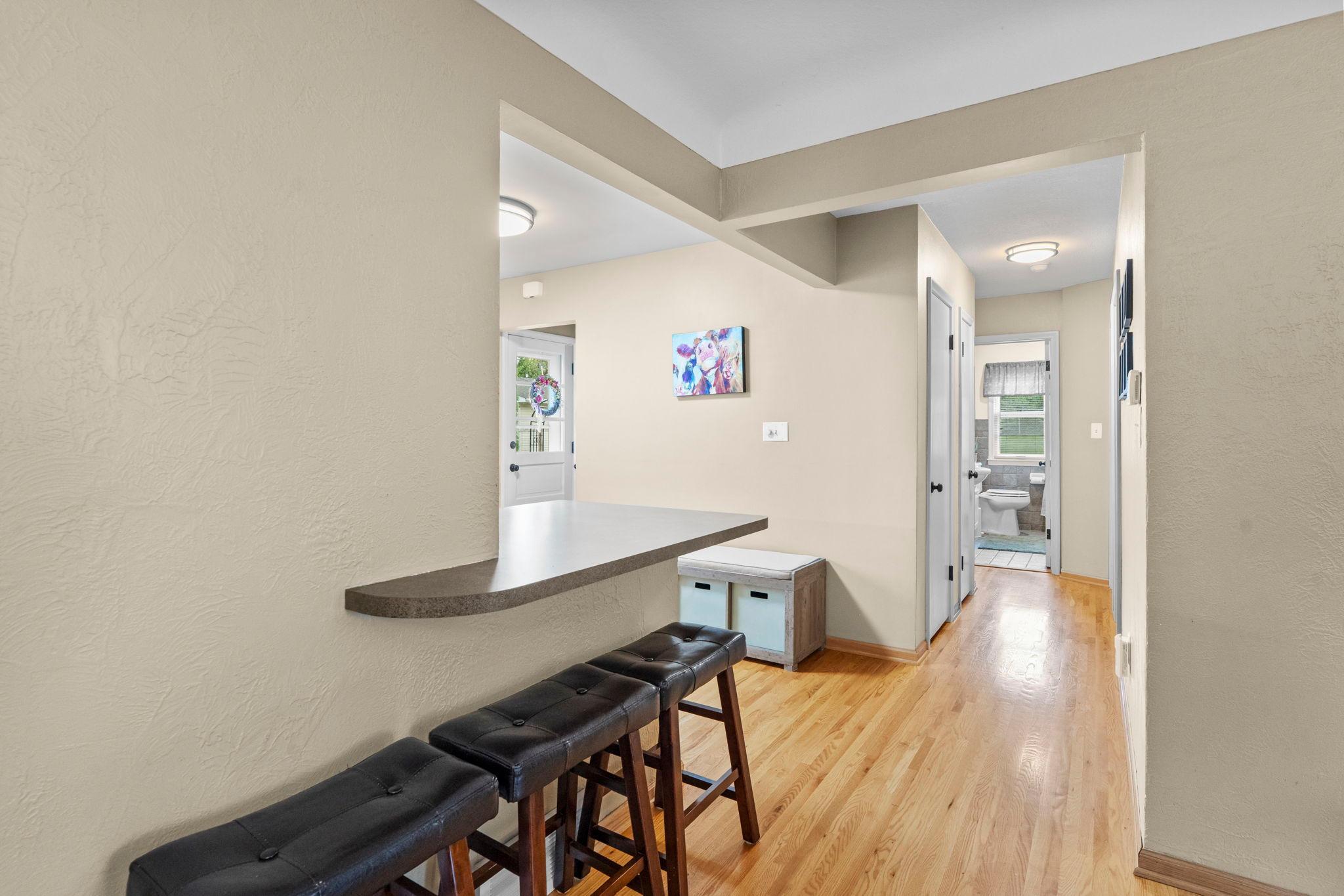 280 Winona Street E Property Photo 10