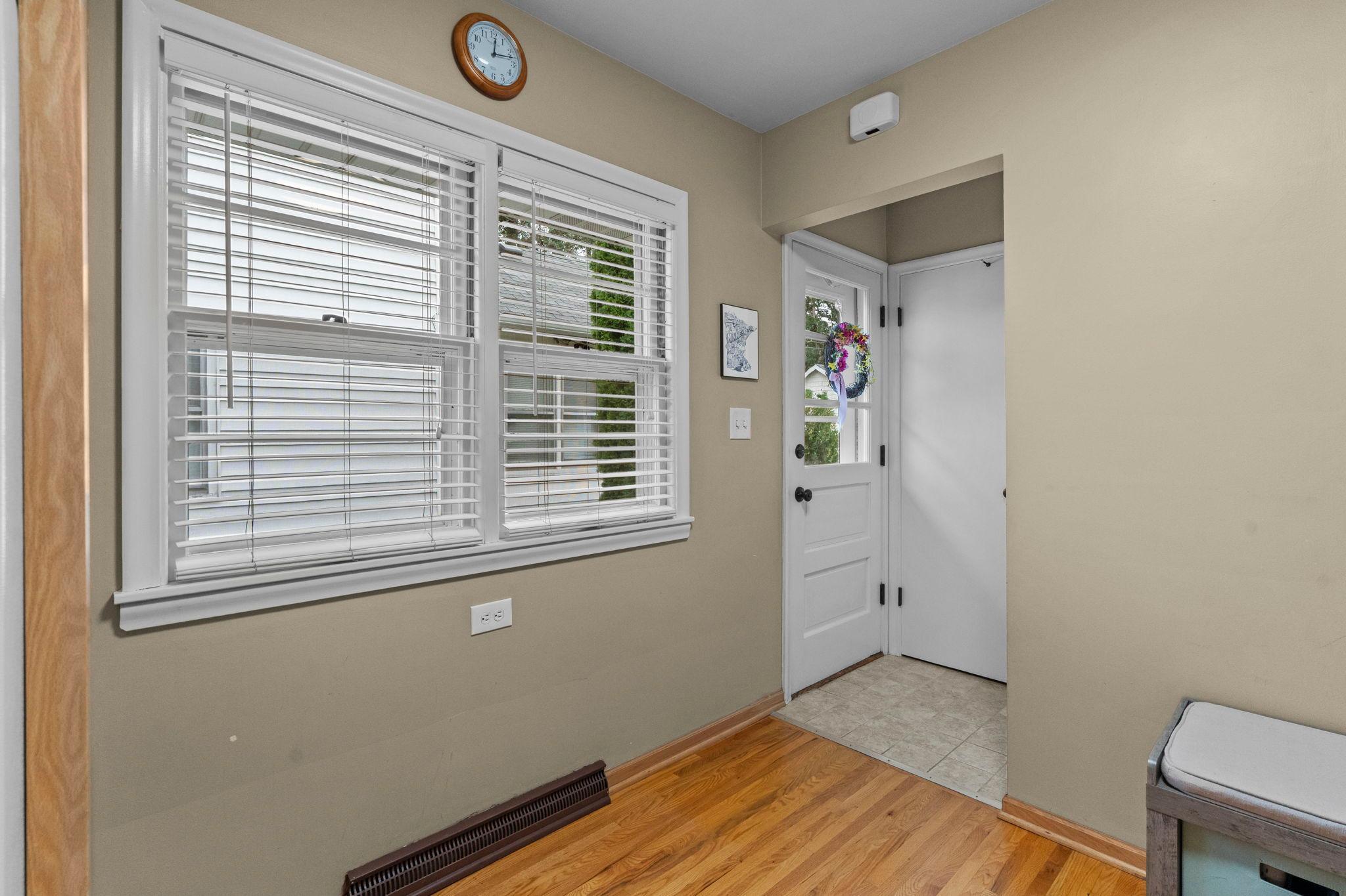 280 Winona Street E Property Photo 16