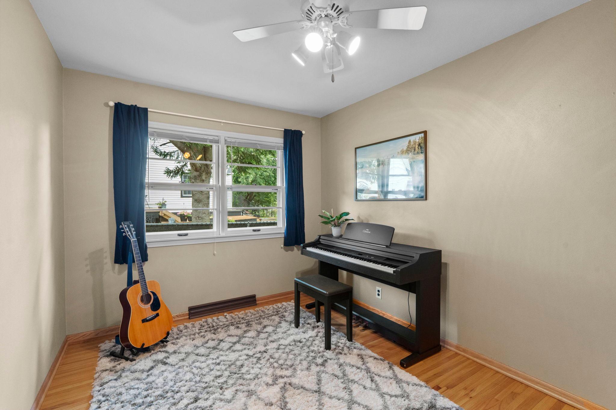 280 Winona Street E Property Photo 18