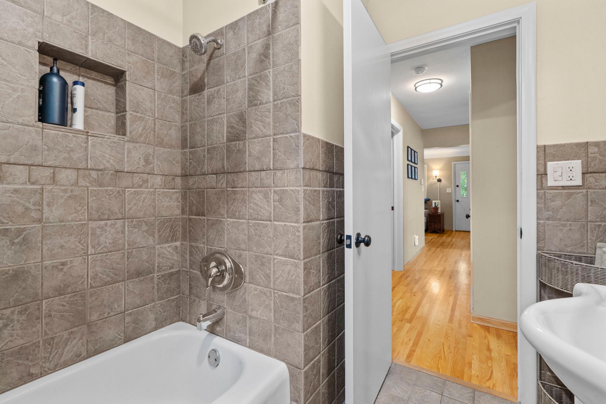 280 Winona Street E Property Photo 22
