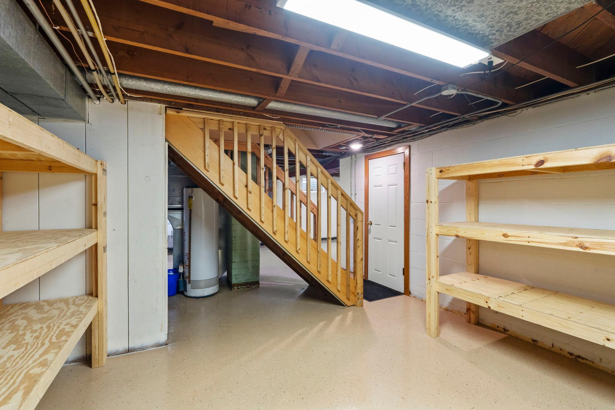 280 Winona Street E Property Photo 26
