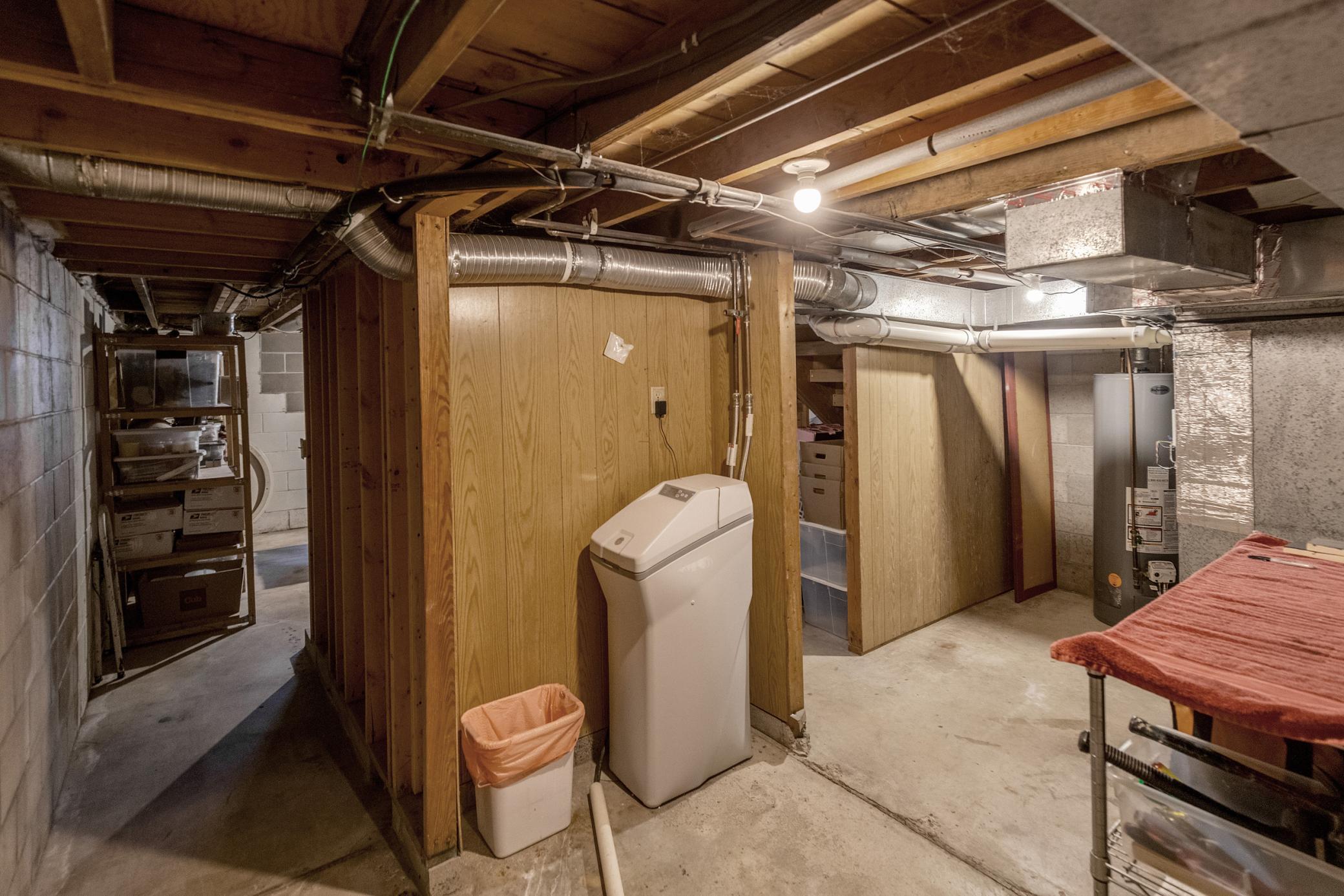 150 Lake Drive E Property Photo 37