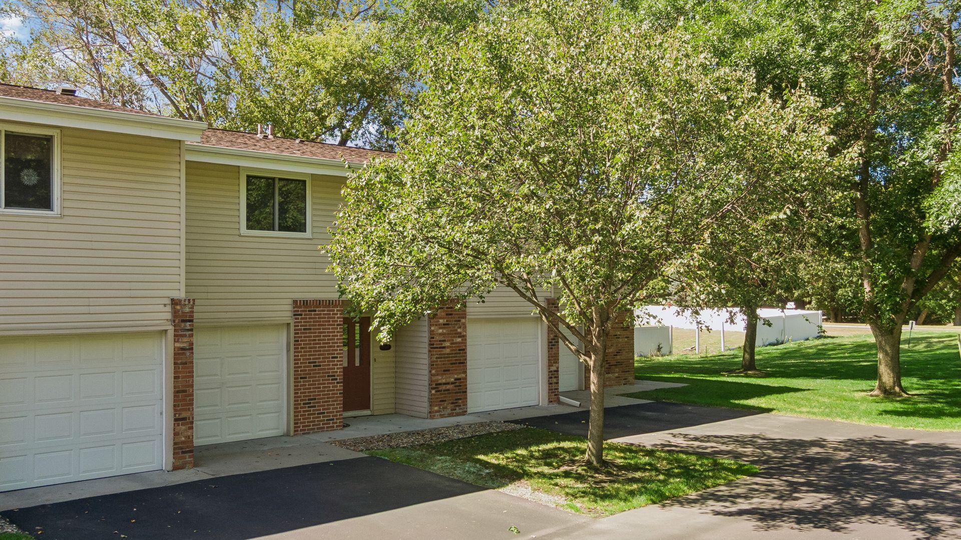 17587 Pond Circle Property Photo 1