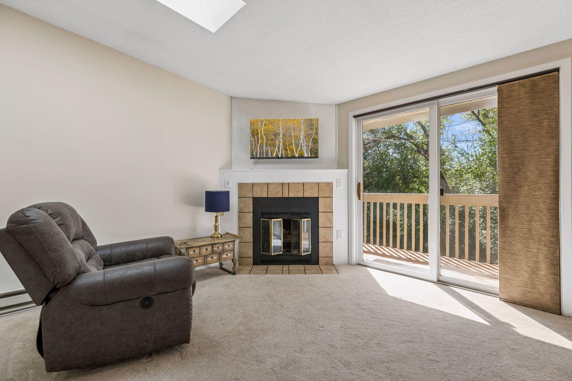 17587 Pond Circle Property Photo 3