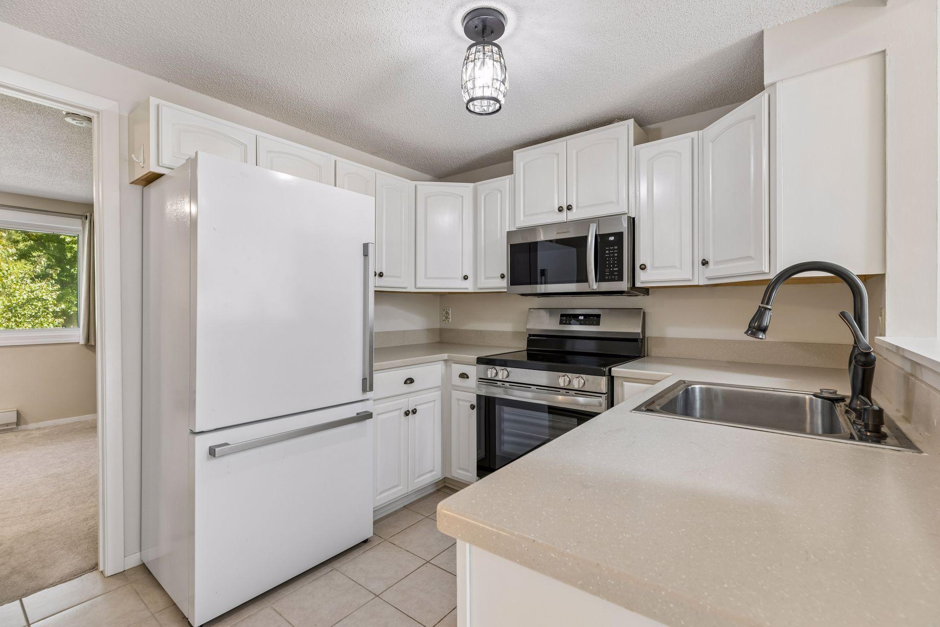 17587 Pond Circle Property Photo 6