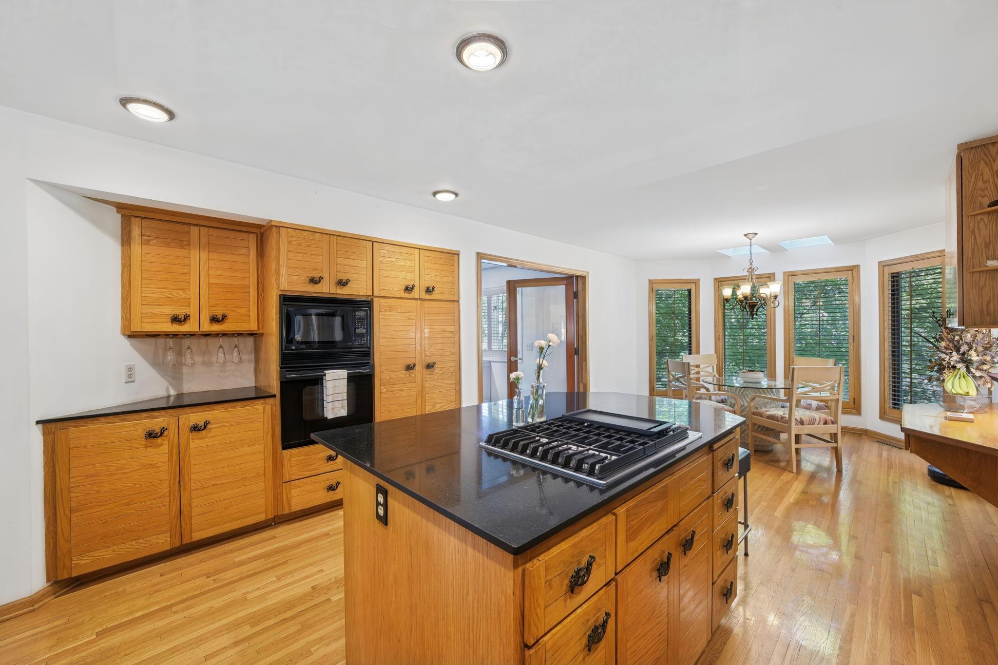 4166 Heatherton Place Property Photo 22