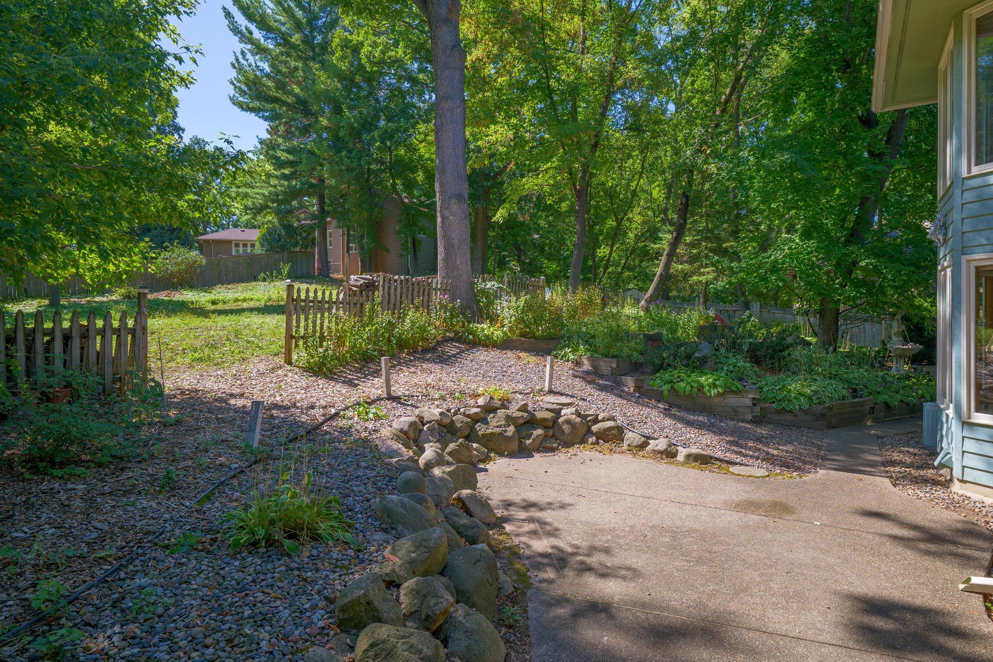 4166 Heatherton Place Property Photo 24