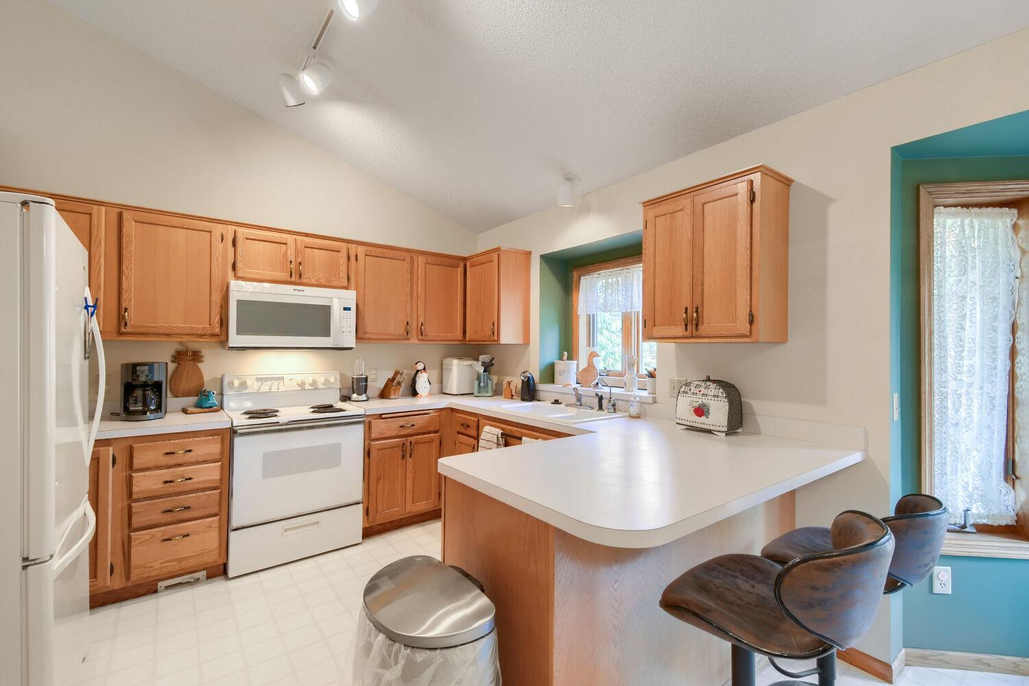 4670 Manor Drive Property Photo 3