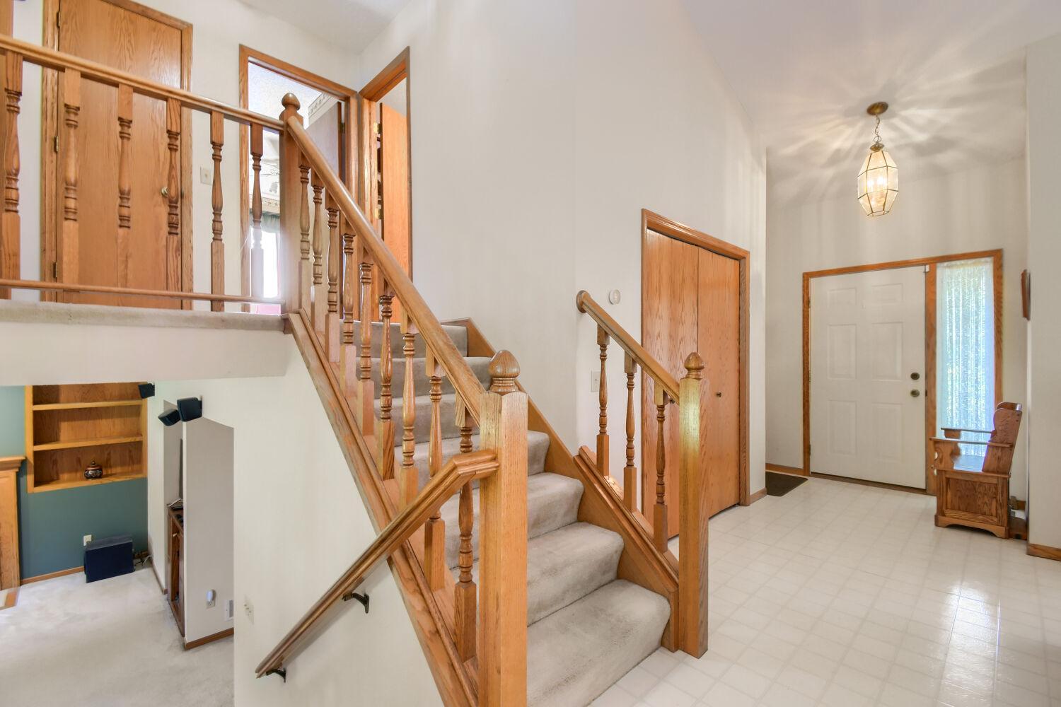 4670 Manor Drive Property Photo 8