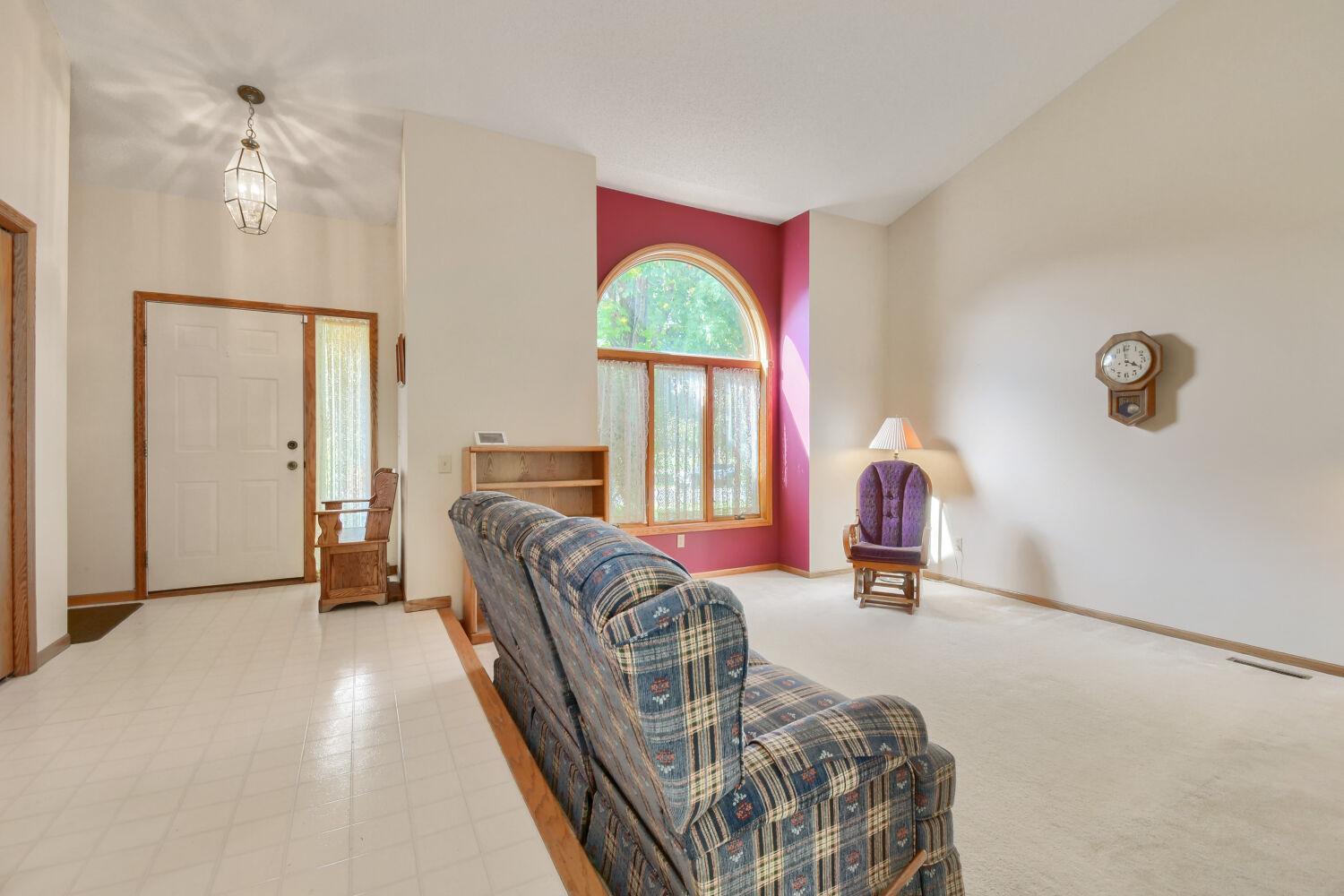 4670 Manor Drive Property Photo 10