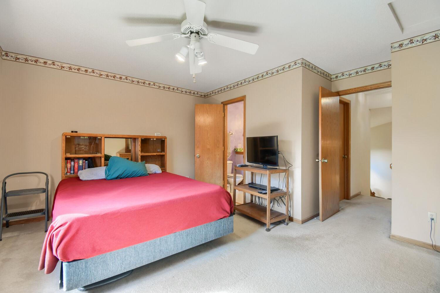 4670 Manor Drive Property Photo 15