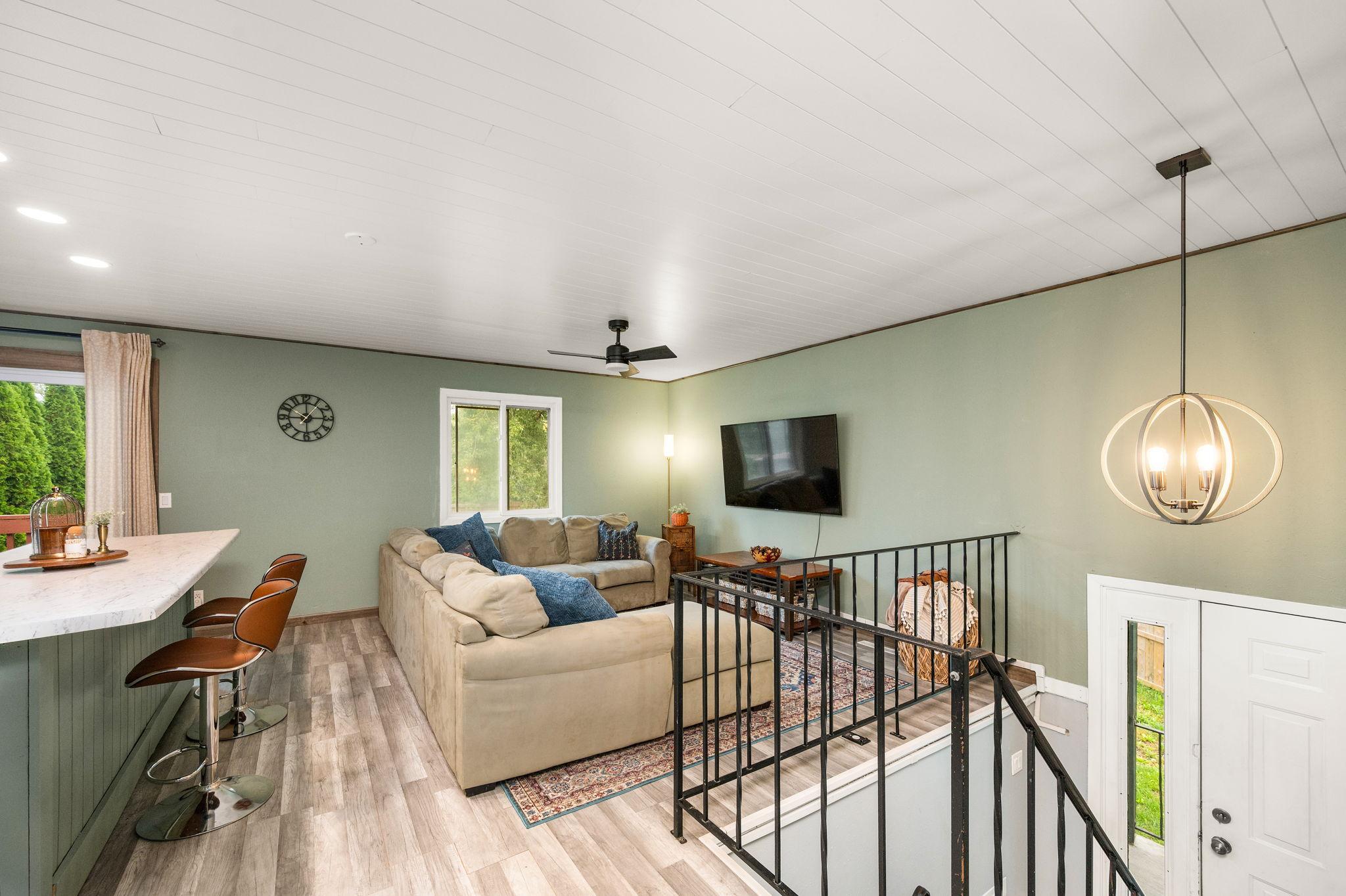 9787 Cavell Circle Property Photo 7