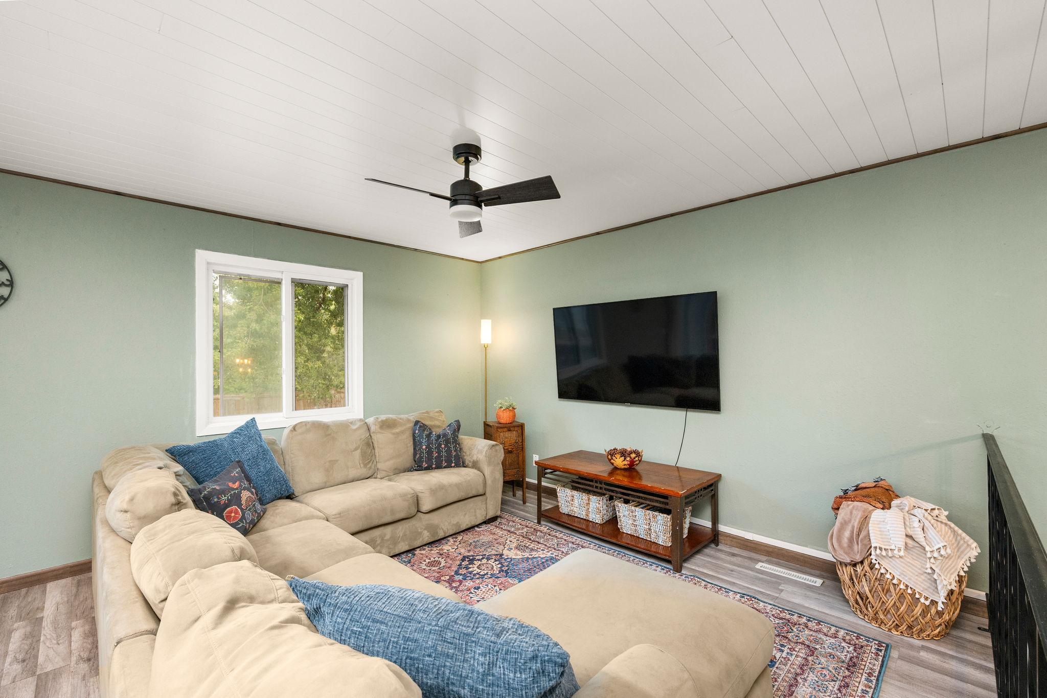 9787 Cavell Circle Property Photo 8