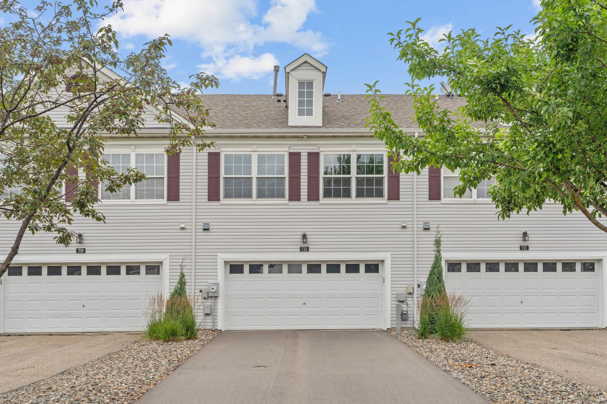 713 Cobblestone Way Property Photo 2