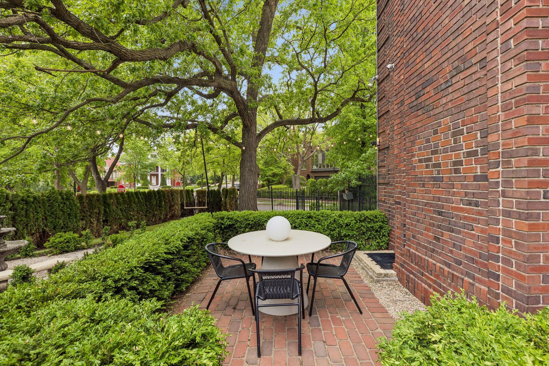 1122 Mount Curve Avenue Property Photo 87
