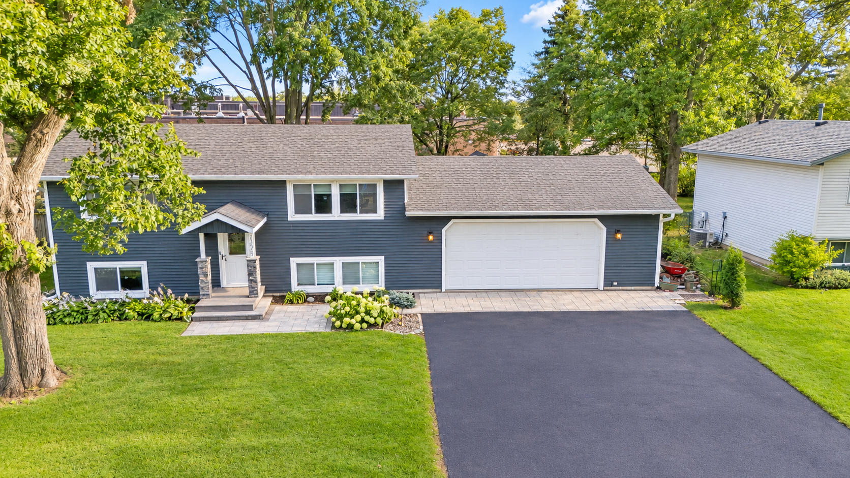 10225 99th Avenue N Property Photo 1