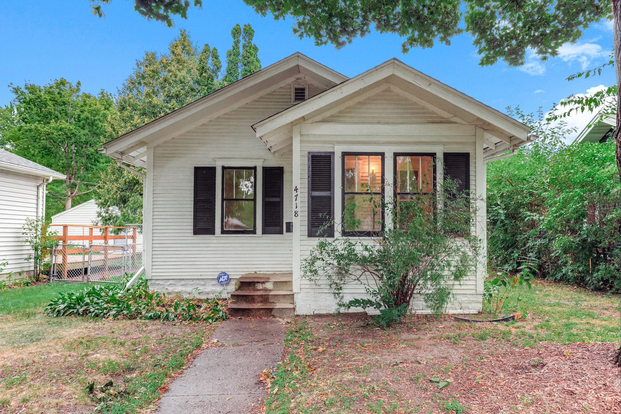 4718 Dupont Avenue N Property Photo 1