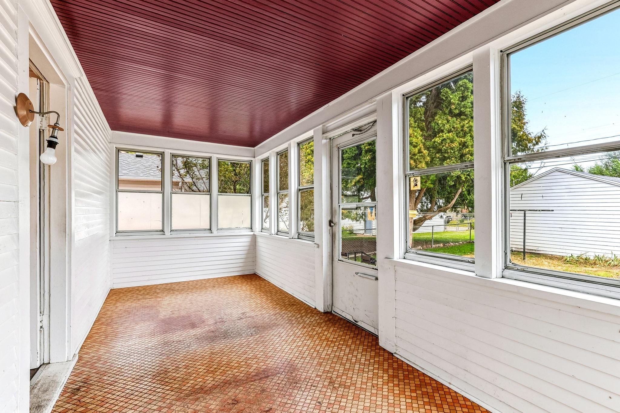 4718 Dupont Avenue N Property Photo 10