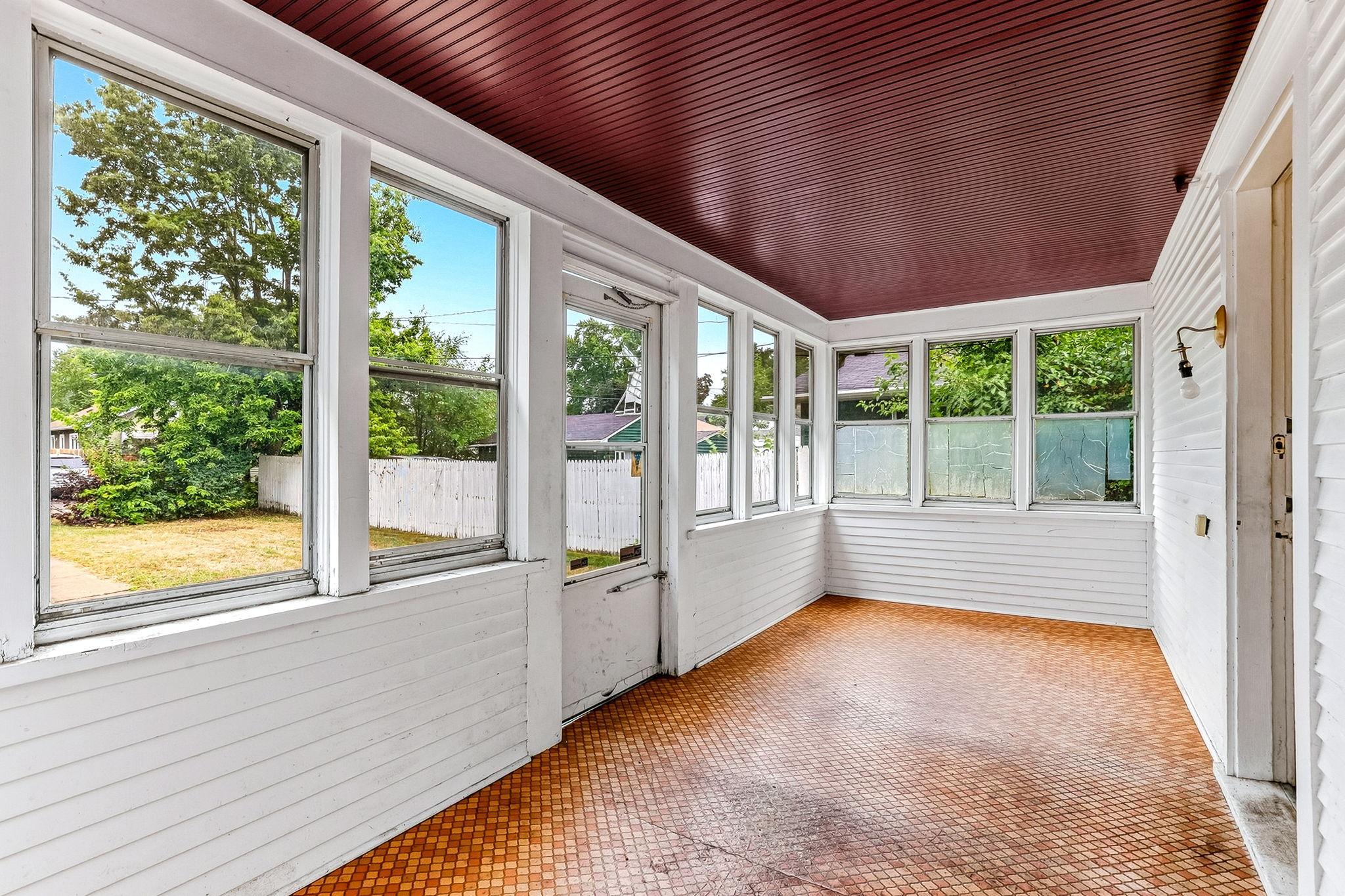 4718 Dupont Avenue N Property Photo 11