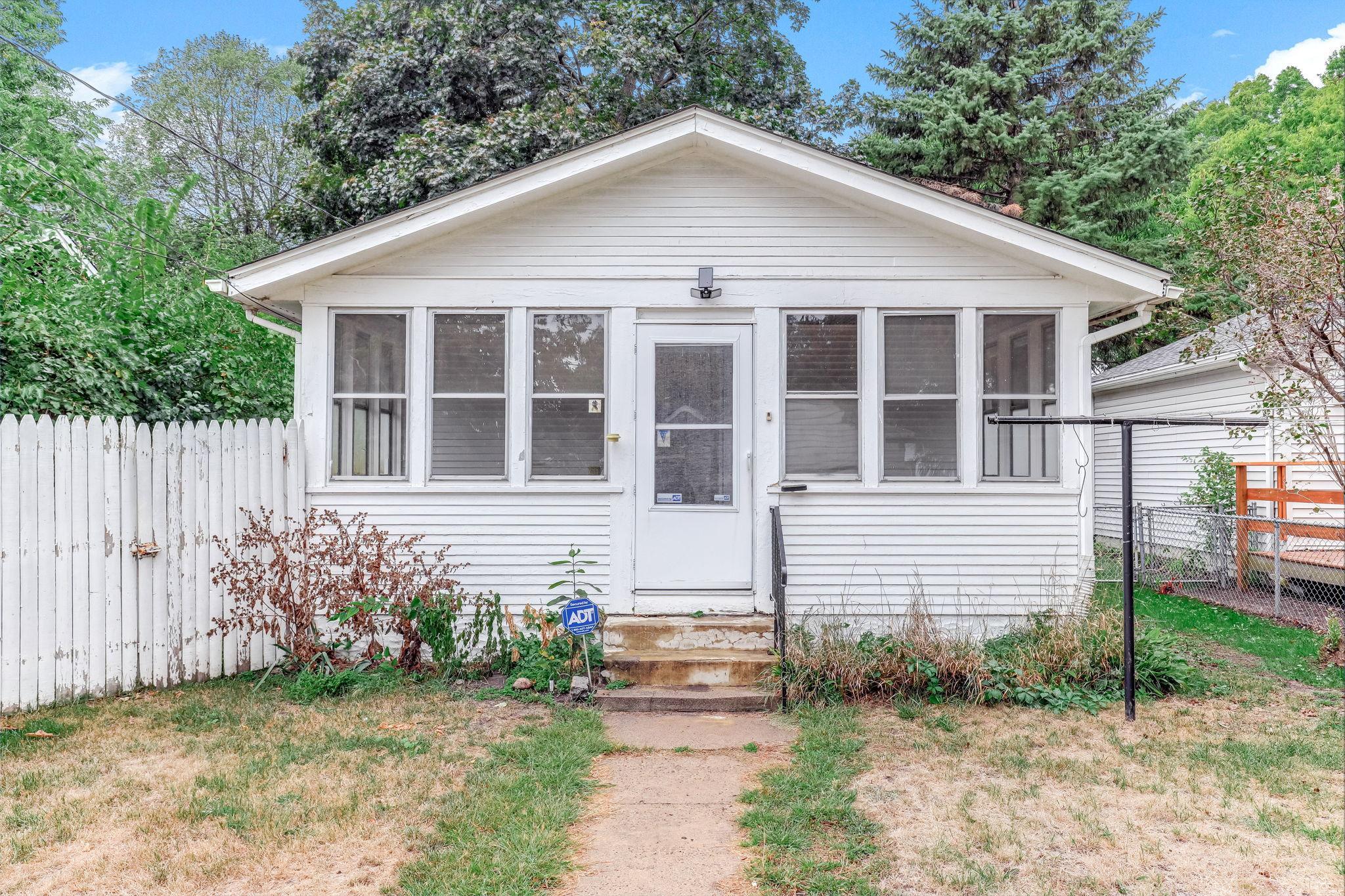 4718 Dupont Avenue N Property Photo 15