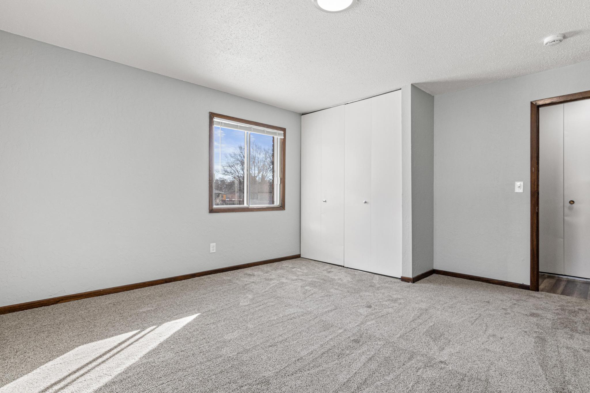 2210 Eldridge Ave E 203 Property Photo 7