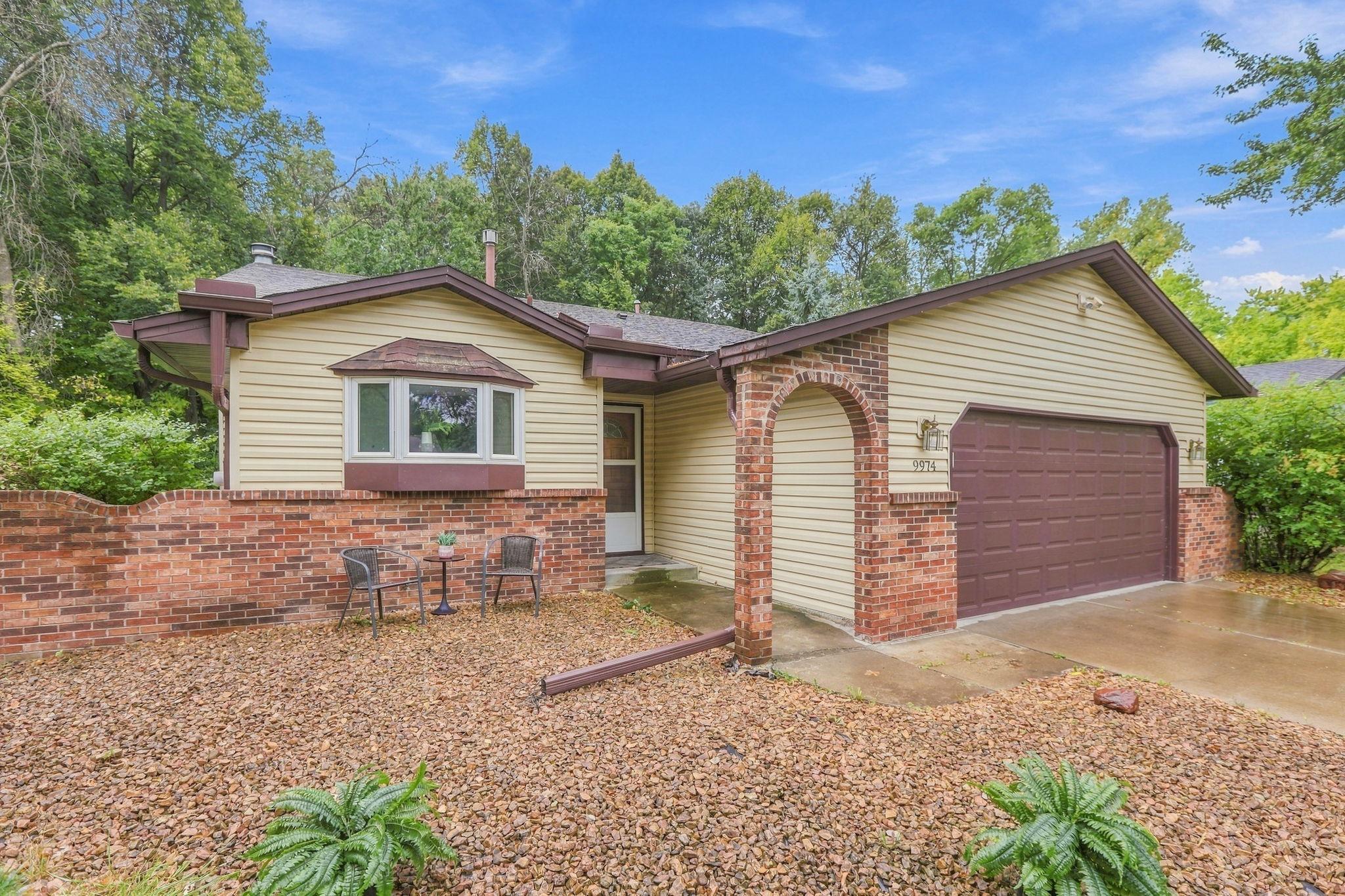 9974 Hemlock Way Property Photo 3