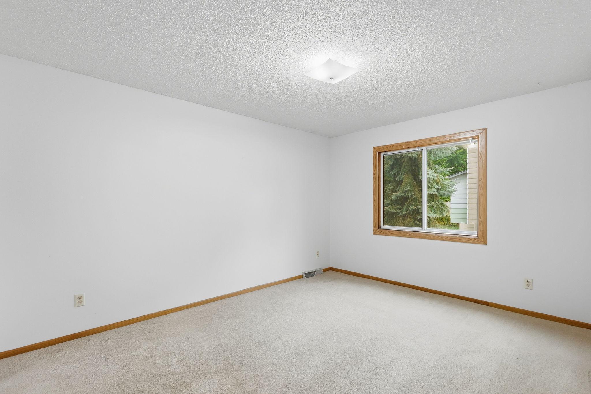 9974 Hemlock Way Property Photo 16