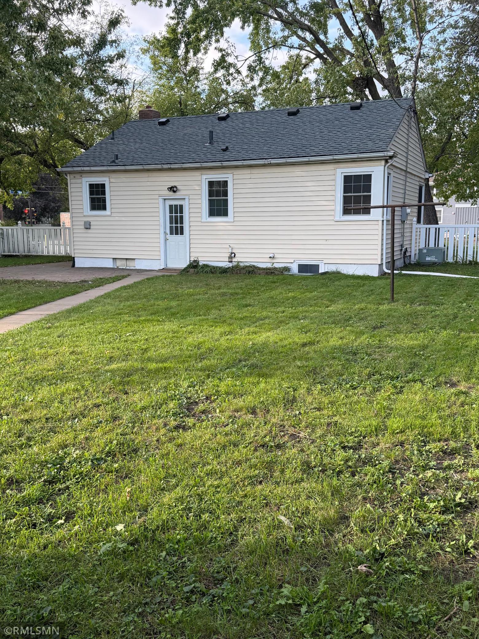 1600 37th Avenue Ne Property Photo 20