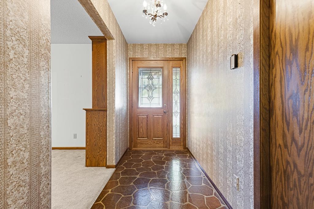 301 Birch Street Property Photo 8