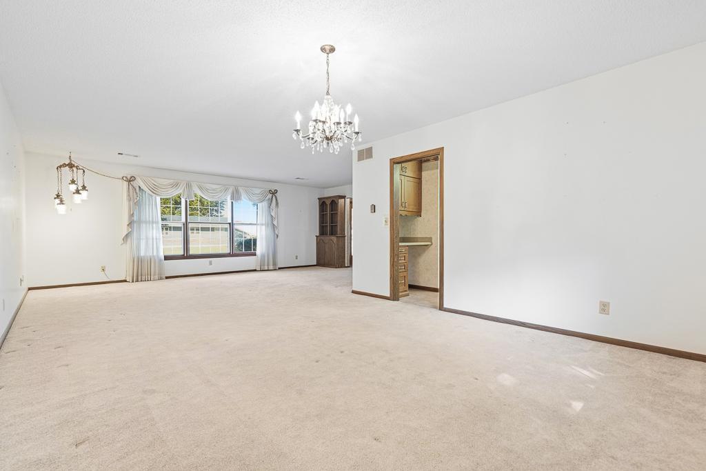 301 Birch Street Property Photo 16