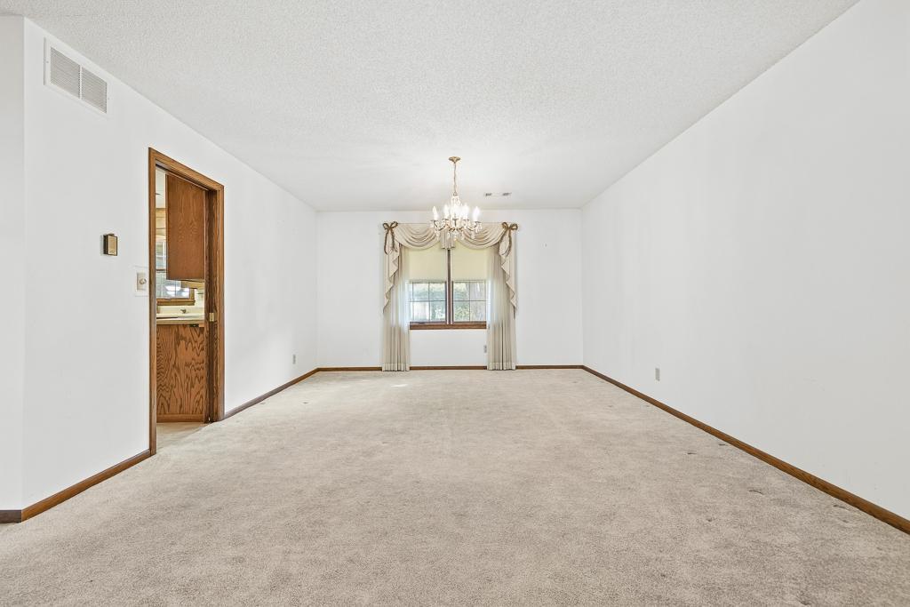 301 Birch Street Property Photo 17