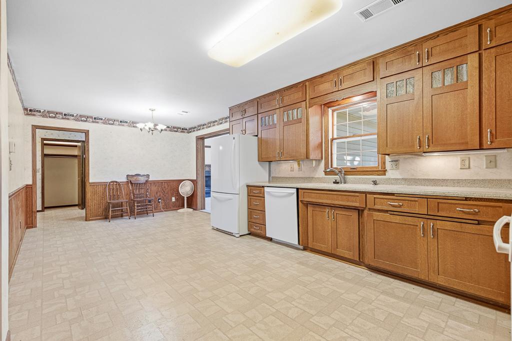 301 Birch Street Property Photo 19