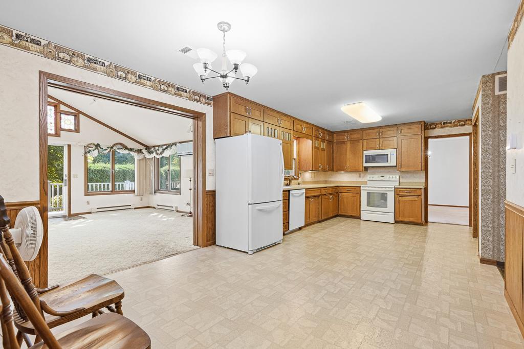 301 Birch Street Property Photo 23