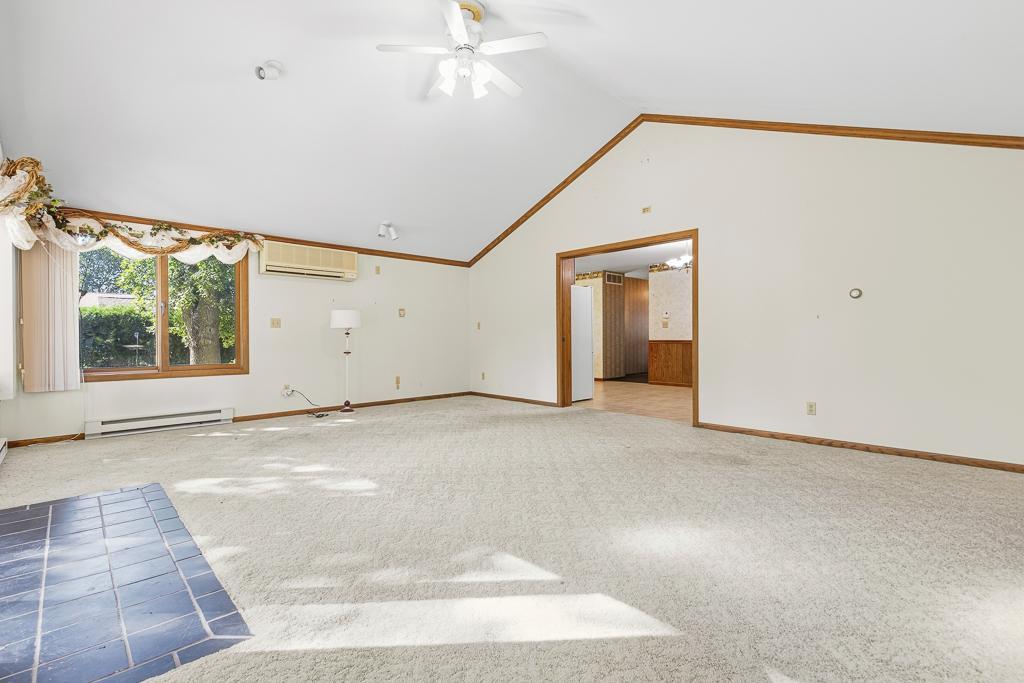 301 Birch Street Property Photo 30