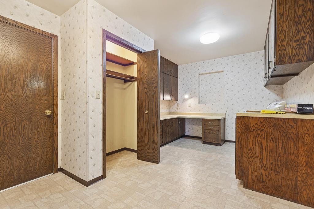 301 Birch Street Property Photo 33