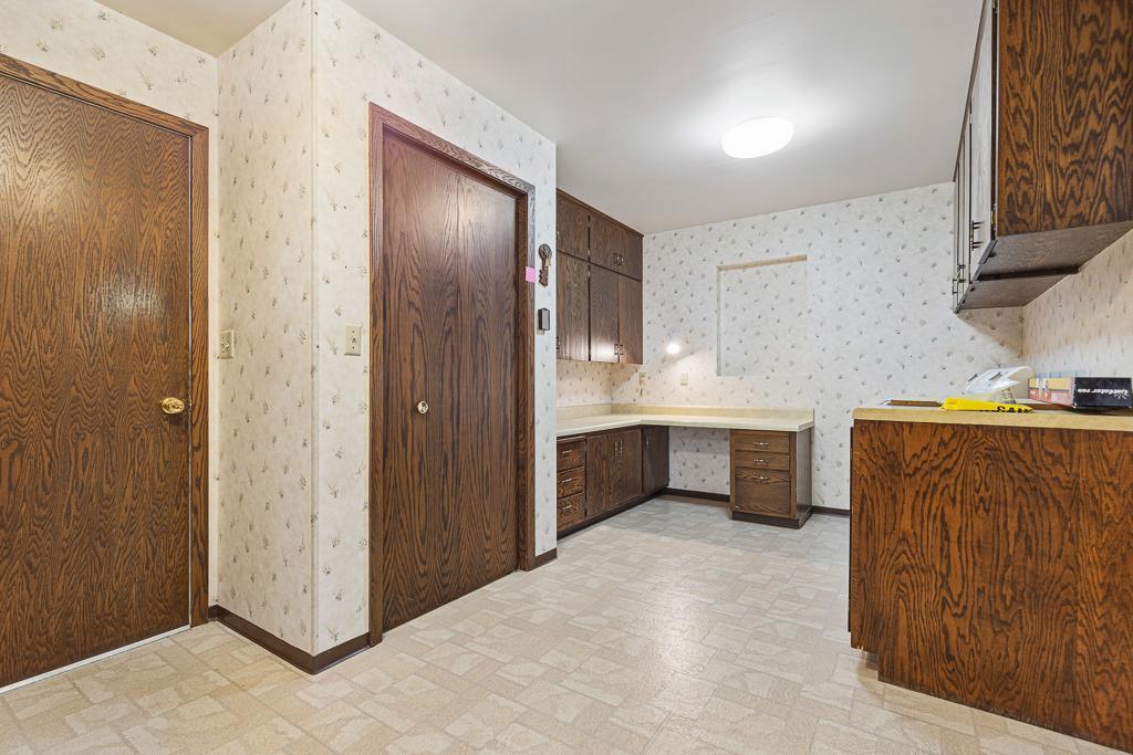 301 Birch Street Property Photo 34