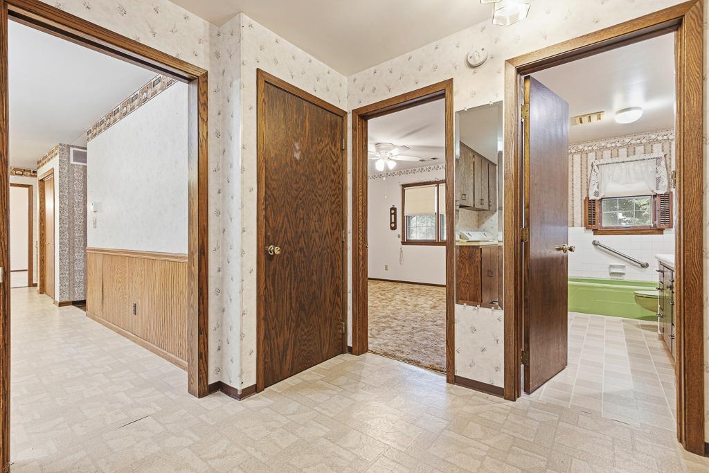301 Birch Street Property Photo 36