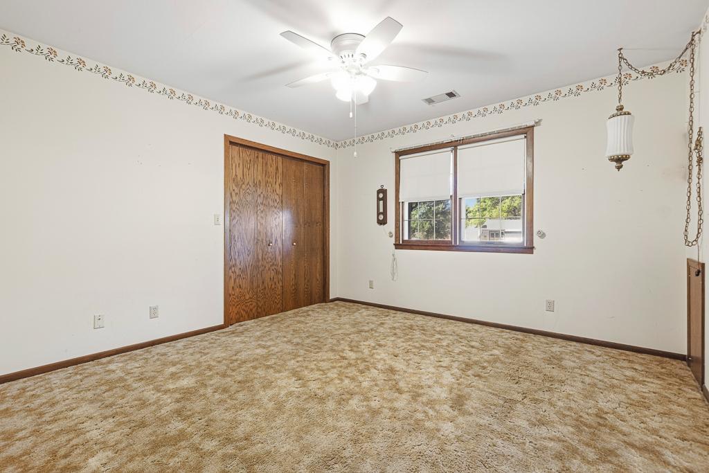 301 Birch Street Property Photo 38