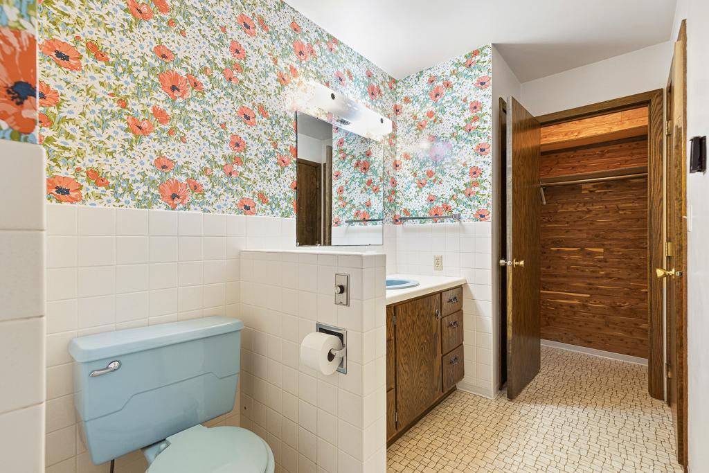 301 Birch Street Property Photo 46